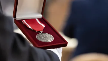 Powiat Nowotarski uhonorowany medalem przez Powiat Kościerski za lata partnerstwa