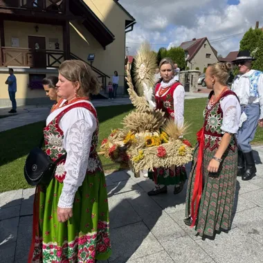 Dożynki w Rogoźniku połączyły tradycję z festynem. Były konie, sport i scena