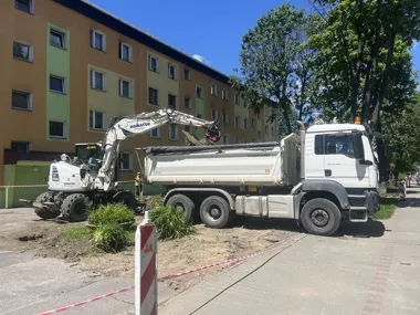Remont przy dwóch blokach w Nowym Targu. Chodniki dostaną nową nawierzchnię