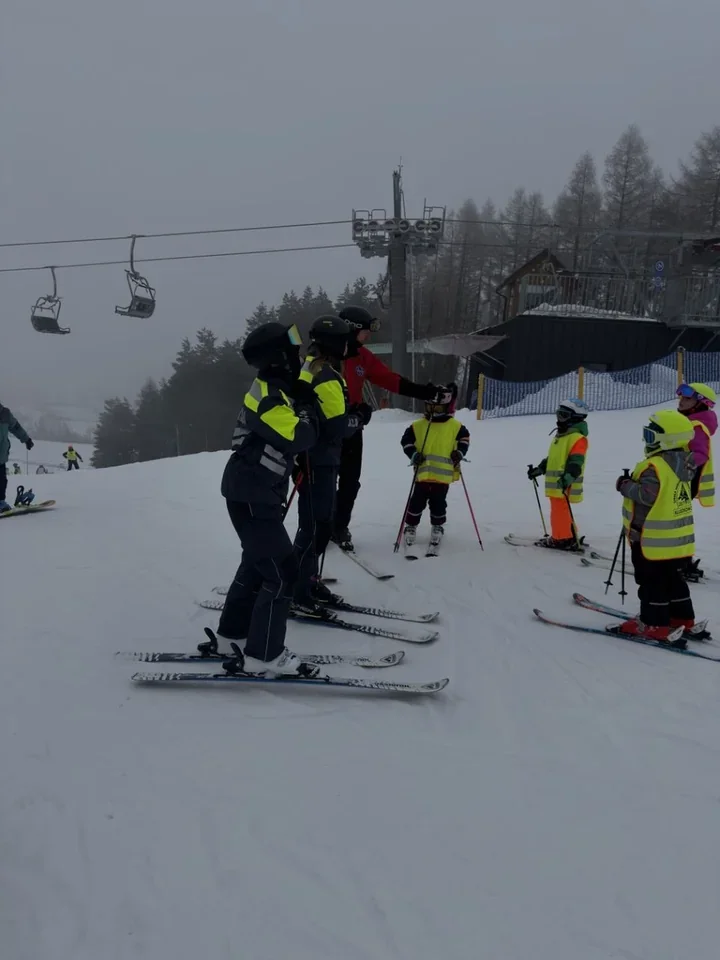 Policja na stokach - patrole Komendy Powiatowej Policji w Nowym Targu w służbie