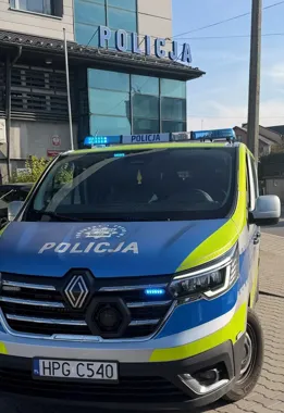Nieprzytomny mężczyzna nie oddychał. Policjanci z Nowego Targu ruszyli z pomocą