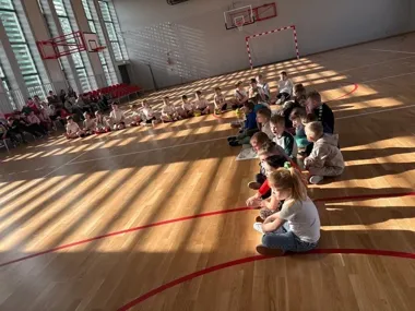 Policjant wszedł do szkoły - ponad 120 uczniów usłyszało o zagrożeniach
